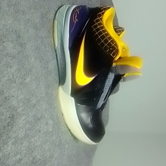Kobe 4 main image 5